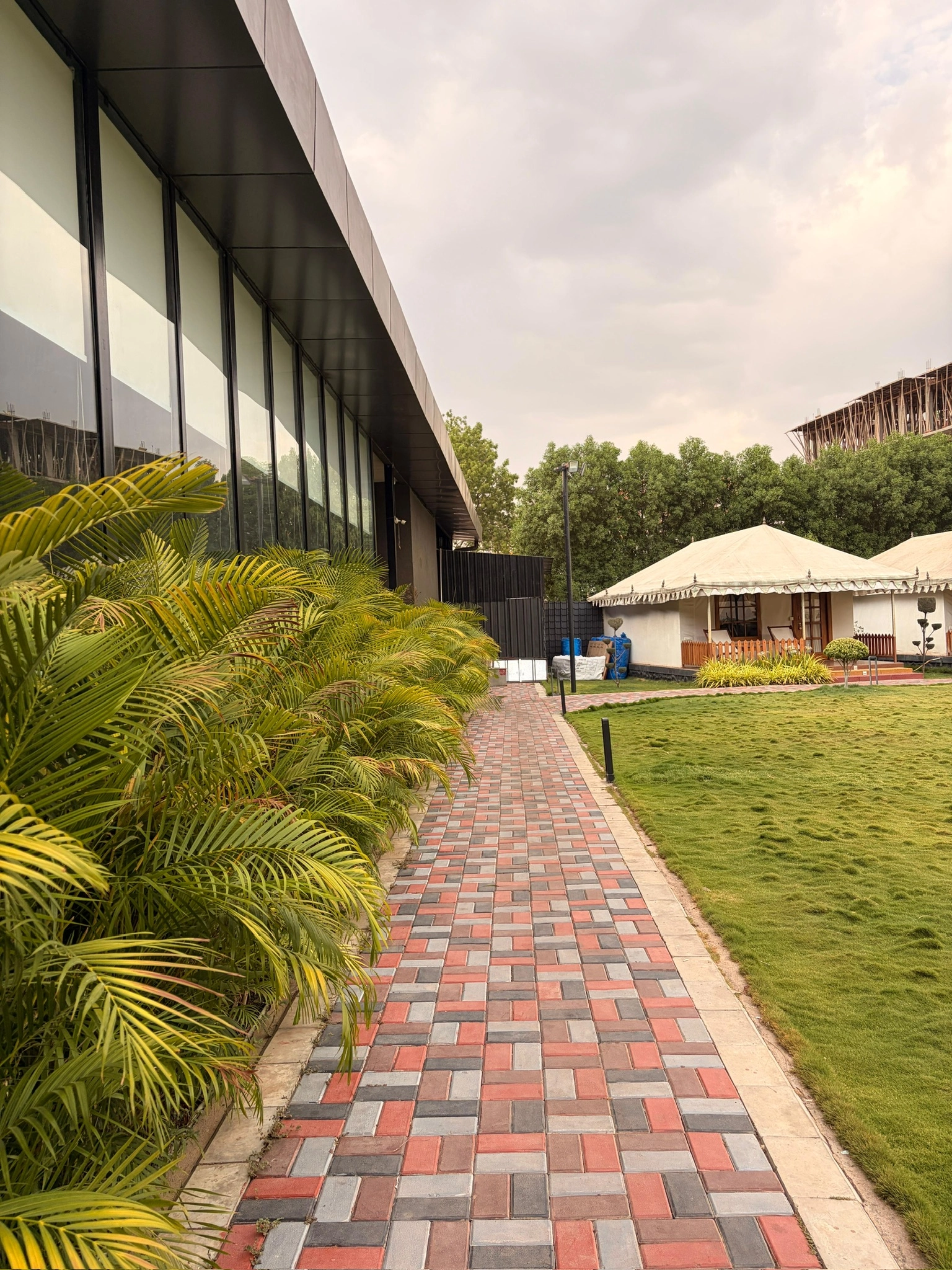 Modern Resort - Image 6 of 108